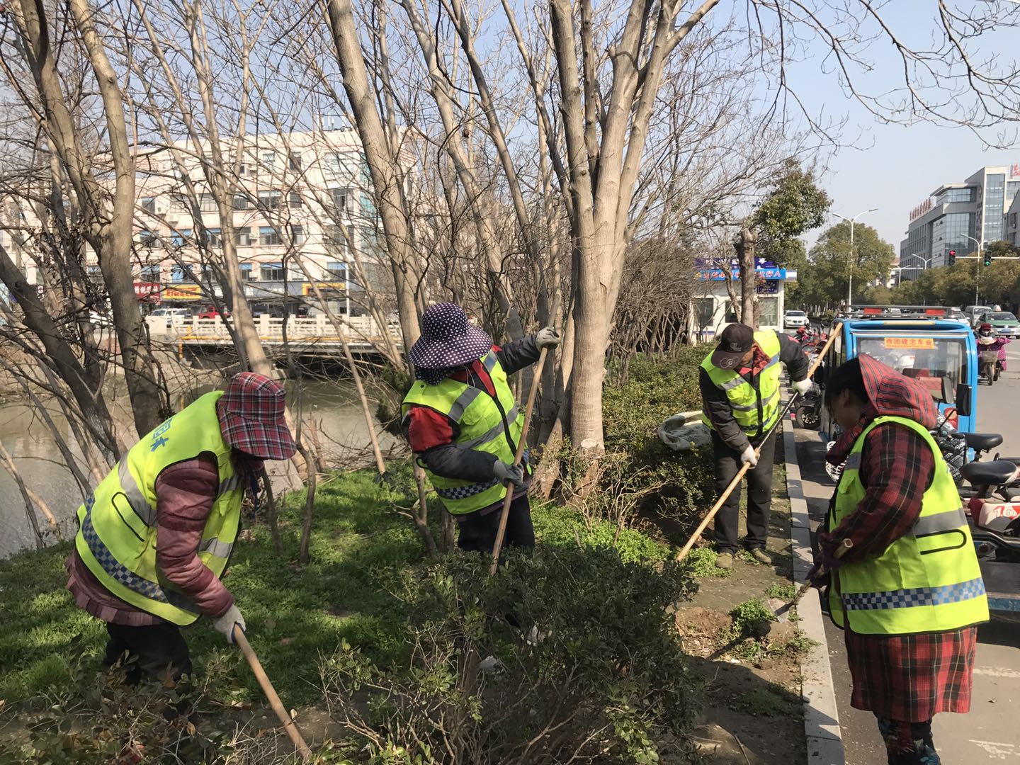 大丰城管局园林管理处做精做细 “创文”迎查工作.jpg