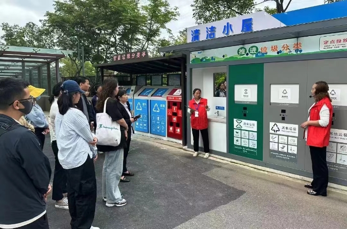 市城管系统开展生活垃圾分类宣传周系列活动